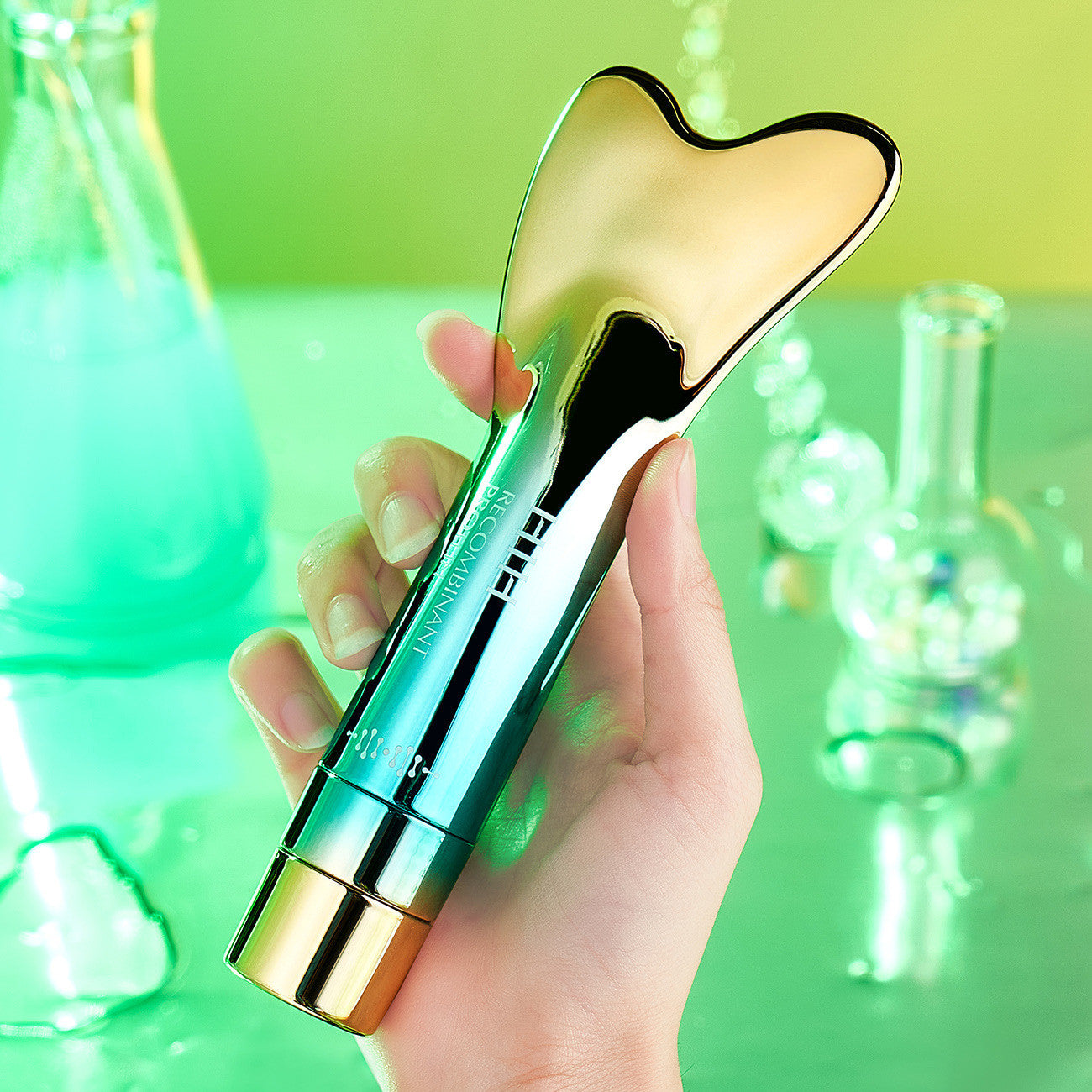 CONTORNO DE OJOS CON MASAJEADOR